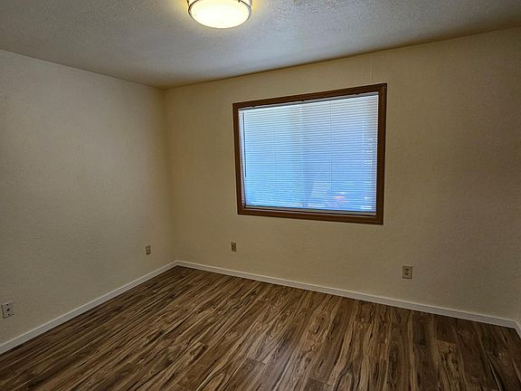 4th image of 32 W Prasch Ave #B