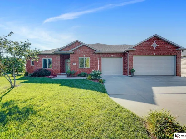 6921 Laurent Cir, Lincoln, NE 68526