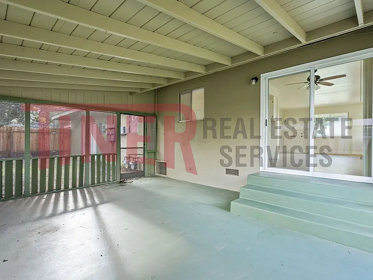 2848 Clover Ln — Photo 13
