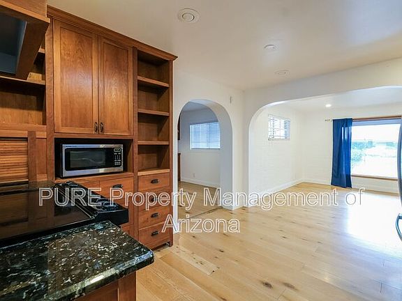 4th image of 2817 N 51st St