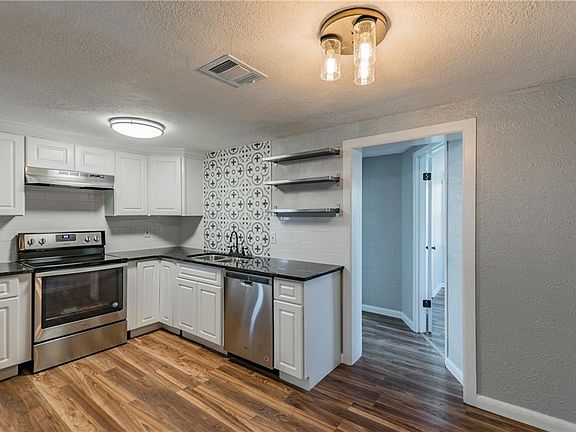 2nd image of 3426 Coldwell Dr