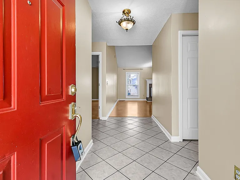 111 Hopper Dr — Photo 7