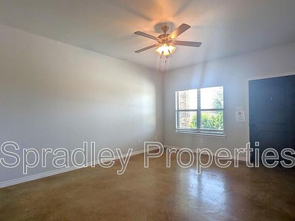 4th image of 208 Juniper Dr #B
