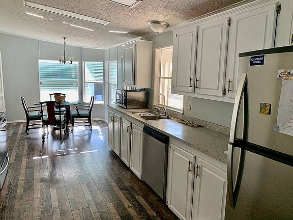 2nd image of 85 Misty Falls Dr