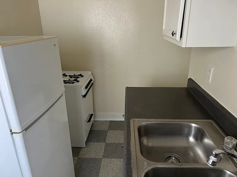 335 1/2 S Berendo St #AC405 — Photo 9