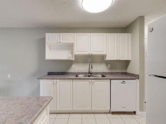 5th image of 659 N 4th Ave NE #106