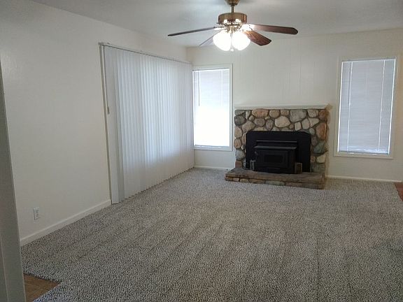 4th image of 3704 Kenmore Dr N