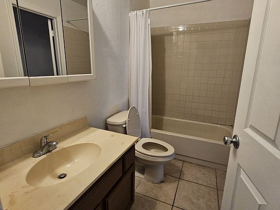 3rd image of 4075 Dijon Dr #J
