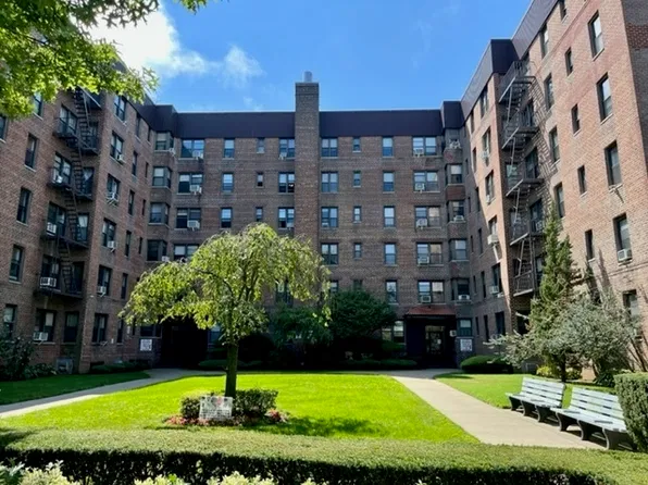 2220 Burnett St APT 2F, Brooklyn, NY 11229