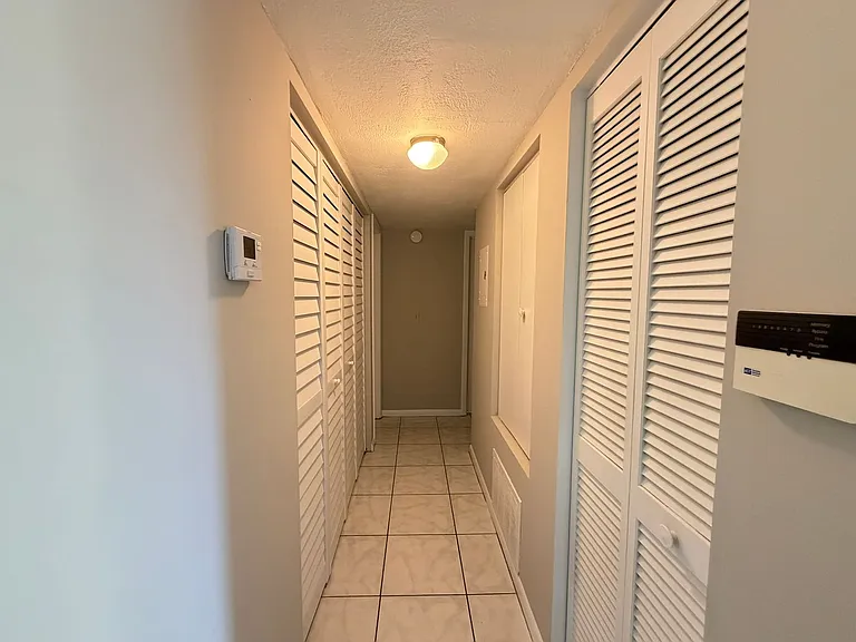 5175 Vineland Rd — Photo 10