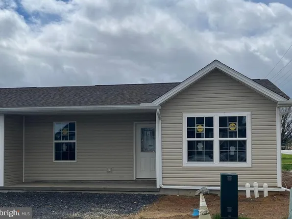 8 Pacific Ave, Milroy, PA 17063