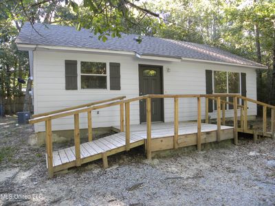 2625 N 16th St, Ocean Springs, MS, 39564