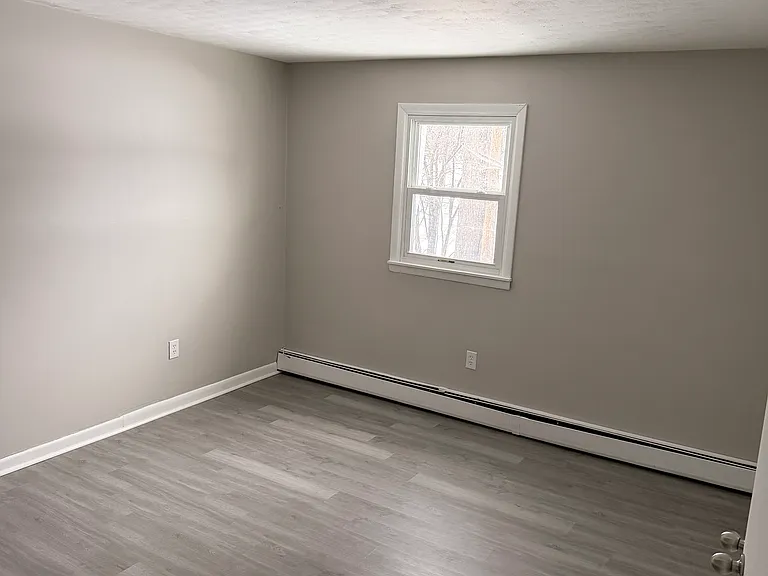 1126 Holcomb St #7 — Photo 4