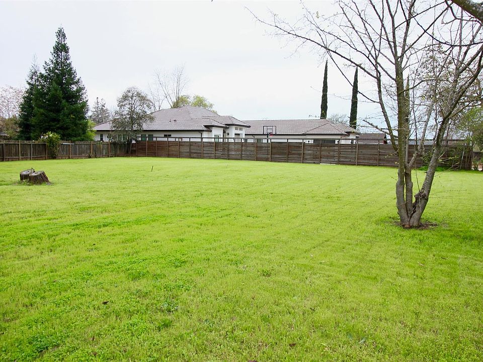 2nd image of 3637 Casa Rosa Way