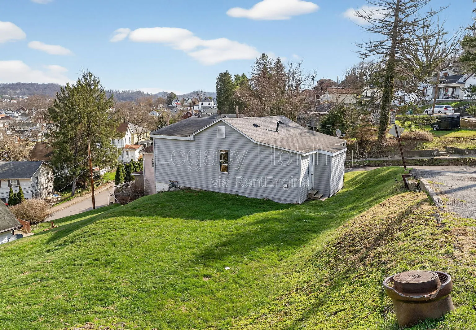 3 bed, 1.0 bath, 886 sqft, $1,250 — Photo 4