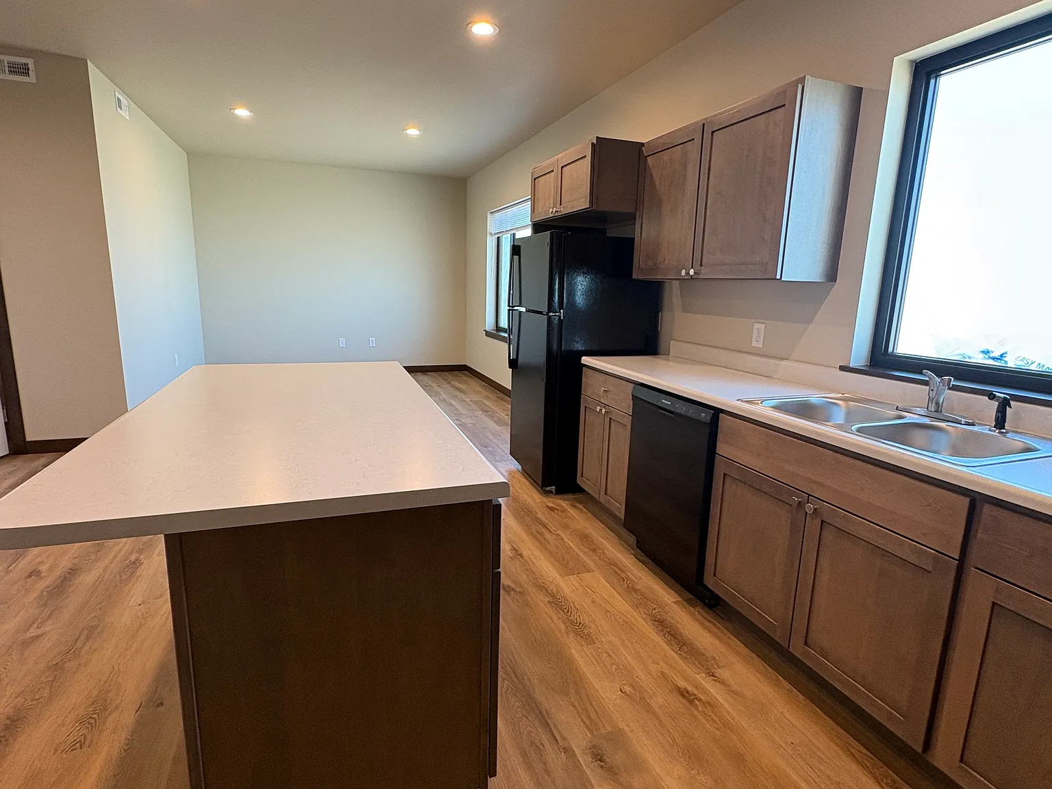 3 bed, $1,850 — Photo 3