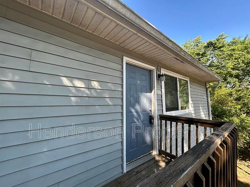 Building Photo - 1420 Riverview Rd #D