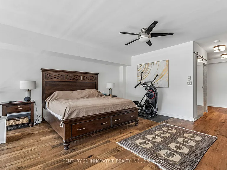 160 Baldwin St #420 — Photo 32