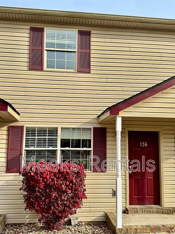 Colonial Townhomes — Photo 2