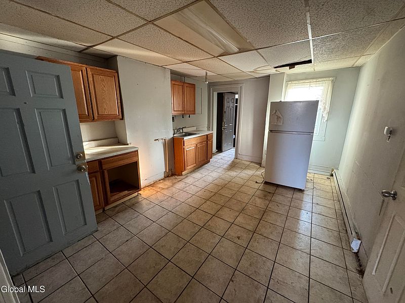 3rd image of 390 2nd Street