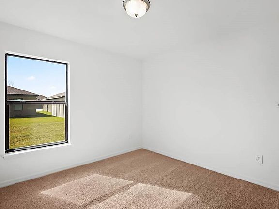 3rd image of 728 Chatham Walk Dr