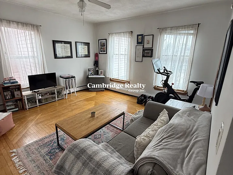585 Somerville Ave #T — Photo 5