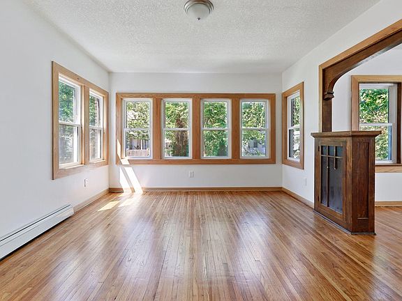 3rd image of 660 Charles Ave