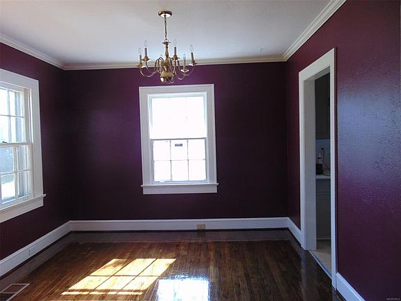 4th image of 1924 Windsor Ave