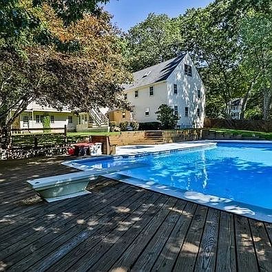 Pool & Spa