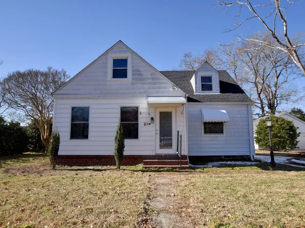 11 Roberts Ct W, Portsmouth, VA 23701