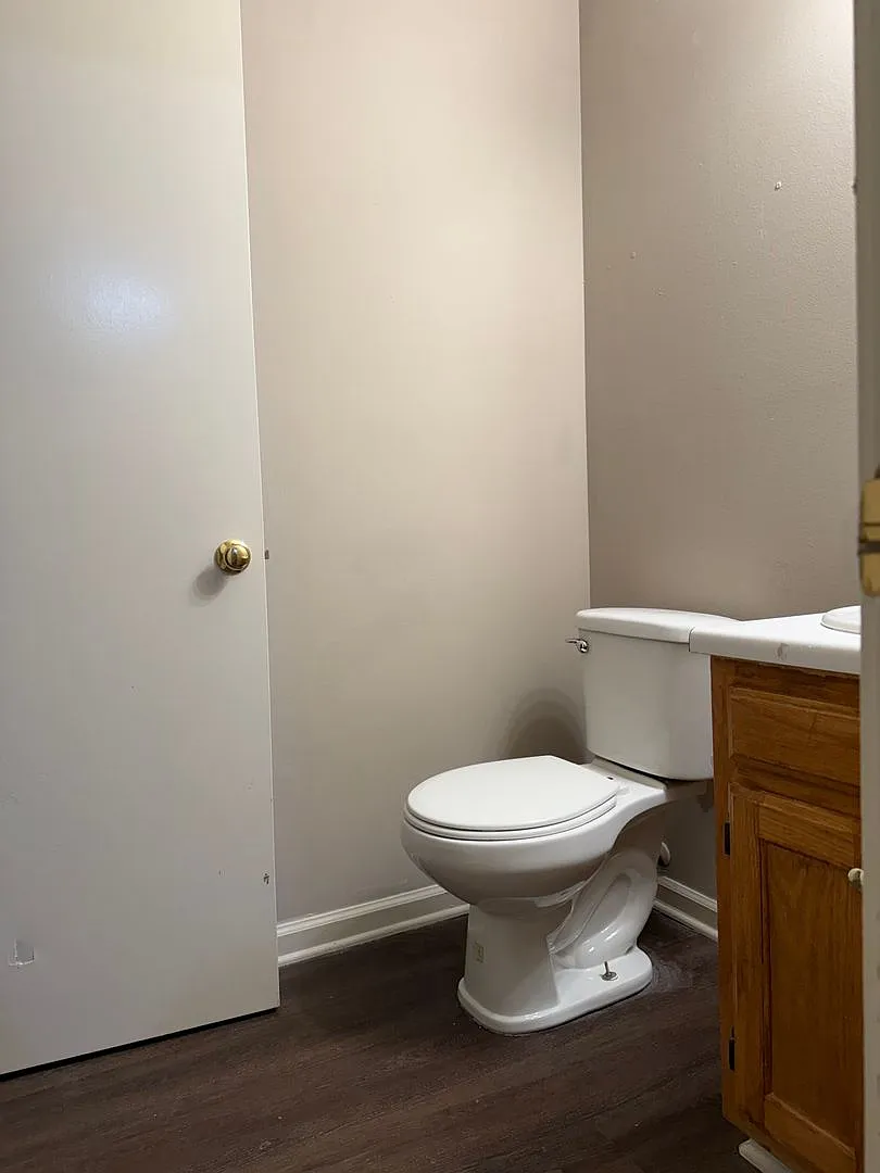 22 Edgehill Cove, Maumelle AR 72113 - Updated 3br 2.5ba 3 story townhome — Photo 4