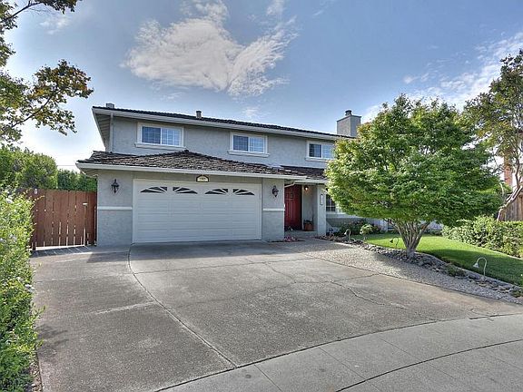 2nd image of 1585 Darlene Ave