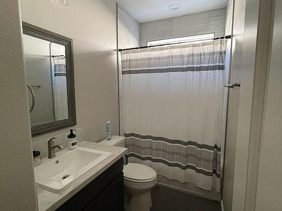 4th image of 5692 S Cypress Ave
