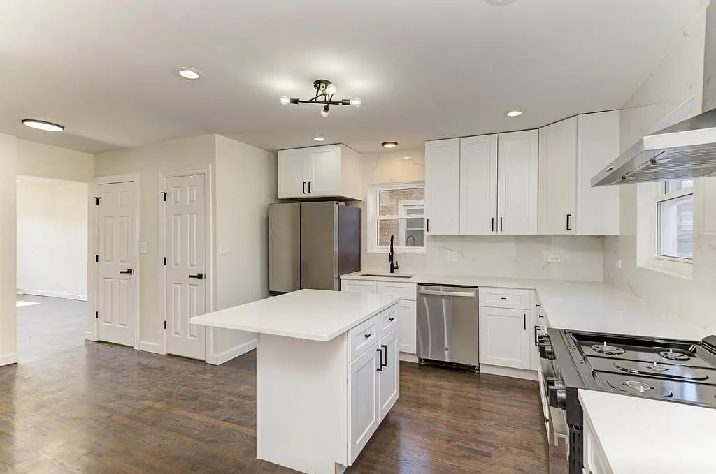 4 bed, 2313 sqft, $4,000 — Photo 2