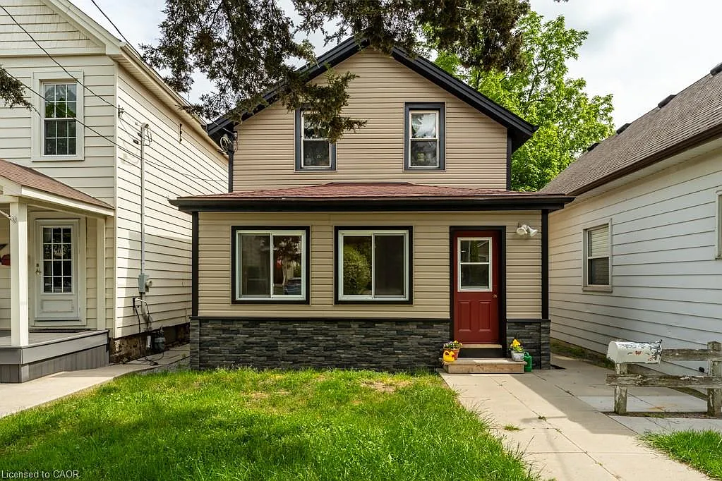 15 Adelaide St photo 1