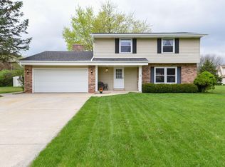 4565 S Regal Dr, New Berlin, WI 53151
