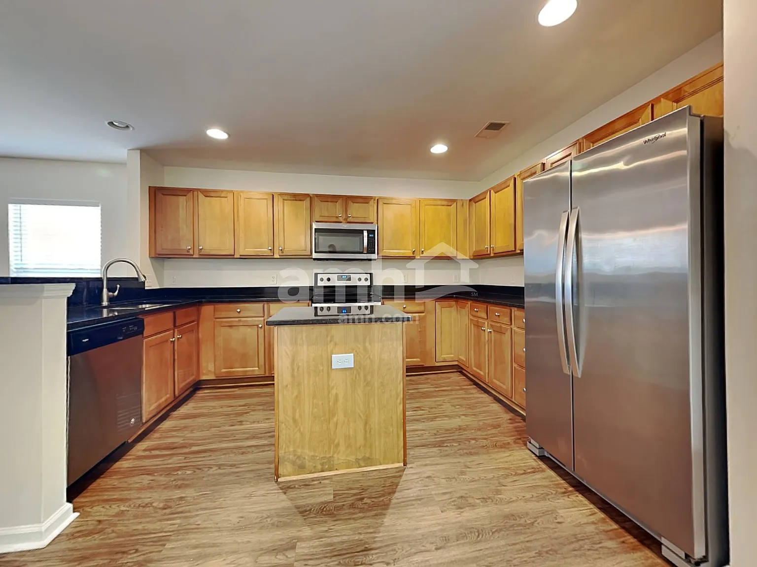 3 bed, 2.0 bath, 1539 sqft, $2,175 — Photo 4