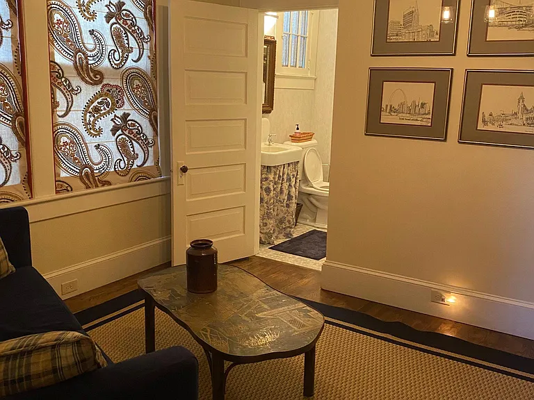 Powder bath in den lower level