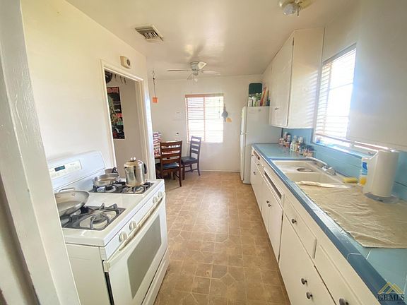5th image of 2625 Encina St