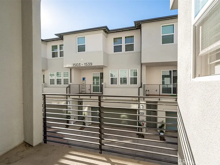 1415 W Cara Dr — Photo 36