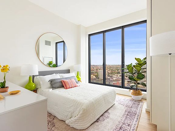 3rd image of 545 Vanderbilt Ave APT 18I