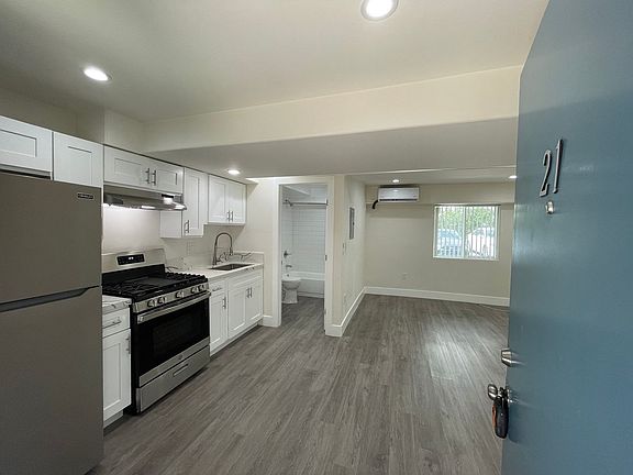 3rd image of 5611 Fulcher Ave #21