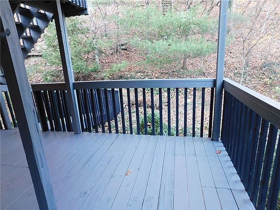 4th image of 140 Oakmont Dr