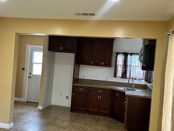 5th image of 3622 Burton Ave