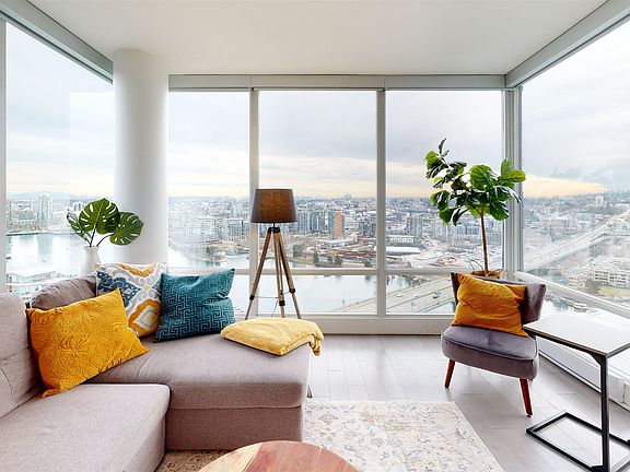 2nd image of 1033 Marinaside Cres #3103