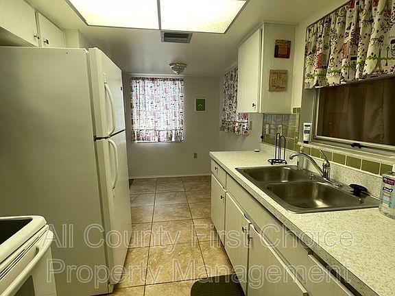 4th image of 4566 Great Lakes Dr S