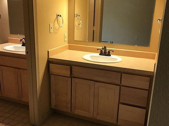 5th image of 825 28th Ave APT 6