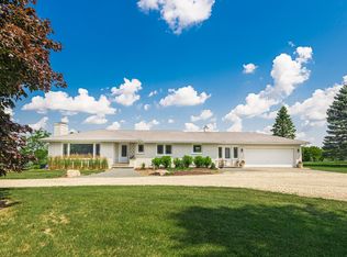 29000 N Callahan Rd, Wauconda, IL 60084