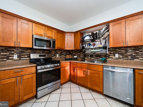 3rd image of 700 Alton Ave