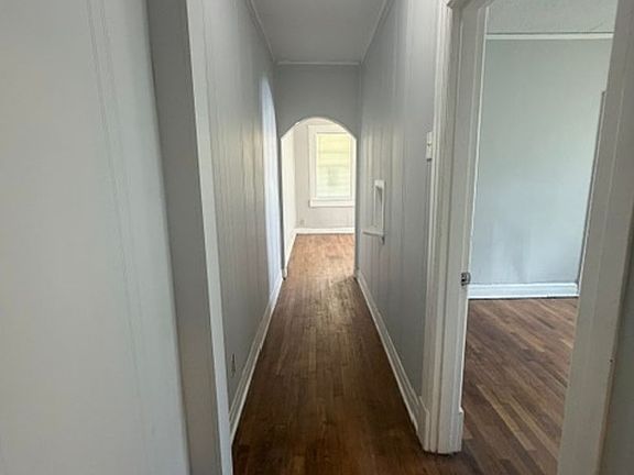 3rd image of 609-611 E Mallory Ave